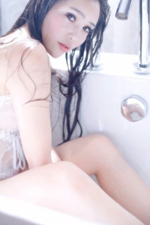 淫欲模特在线_超清在线播放观看